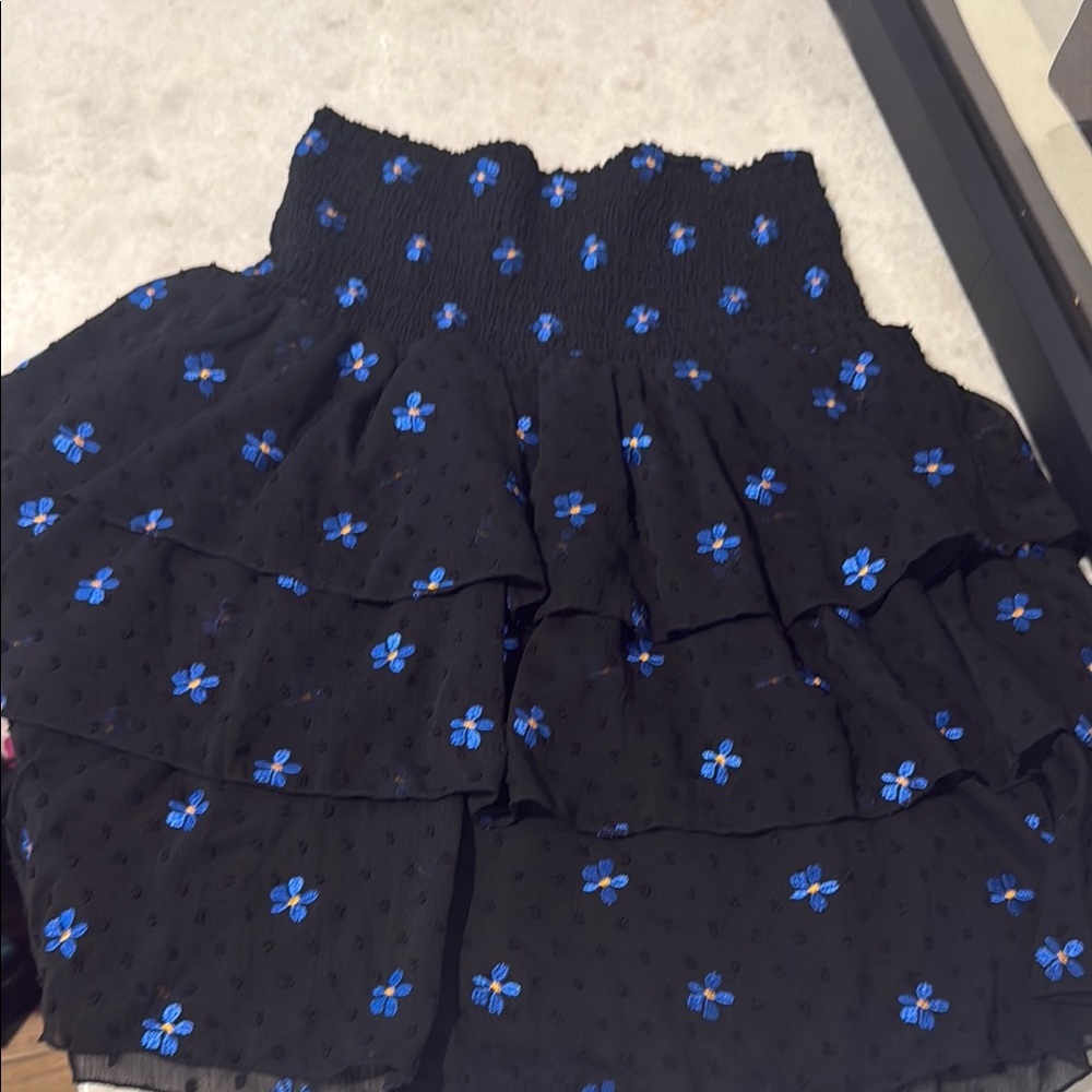 Maje
Jalao Tiered Floral-Embroidered Skirt - Picture 2 of 6